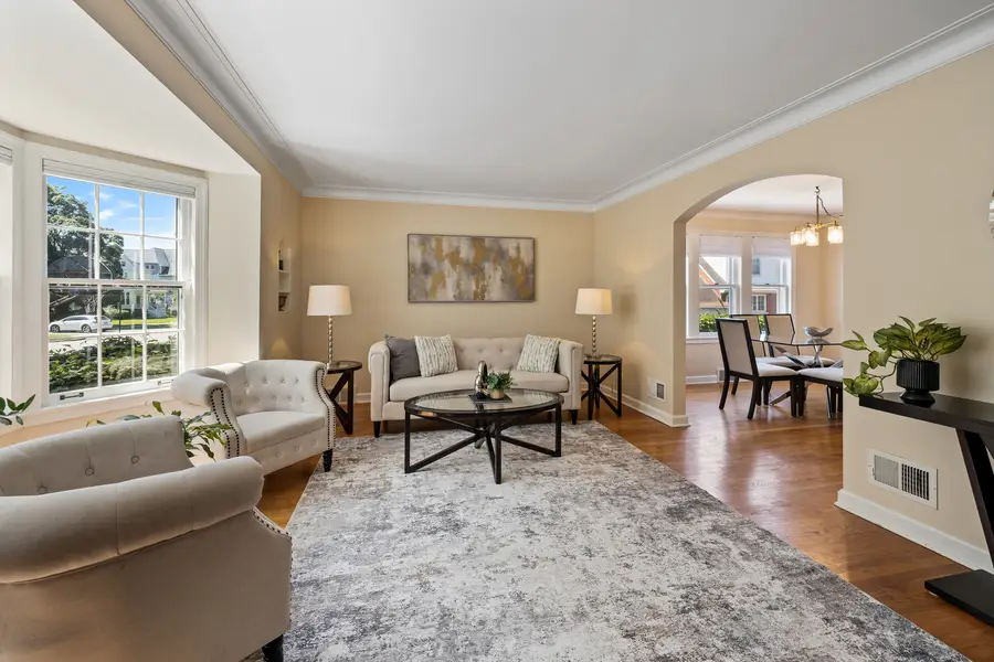 5810 N East Circle Avenue, Chicago, IL 60631 - #2