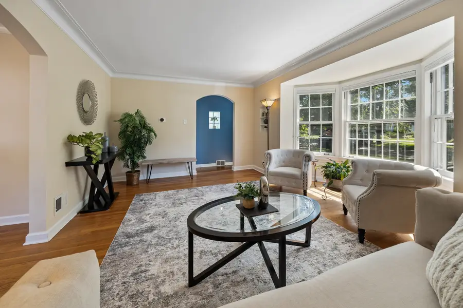 5810 N East Circle Avenue, Chicago, IL 60631 - #3