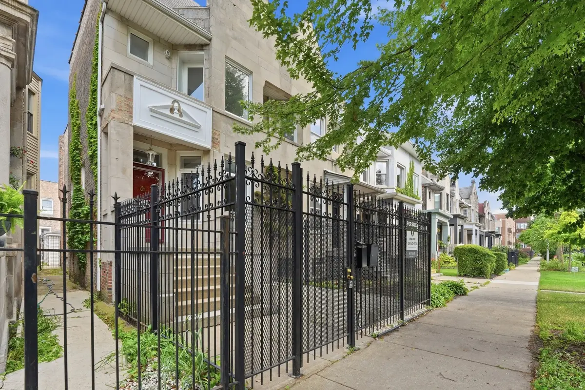 6505 S Woodlawn Avenue, Chicago, IL 60637 - #1