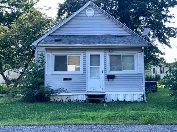 1004 S Cherry Street, Centralia, IL 62801