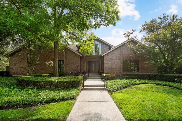 1317 Eskin Drive, Northbrook, IL 60062