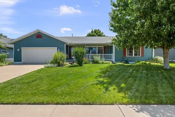 405 Michelle Lane, Walcott, IA 52773