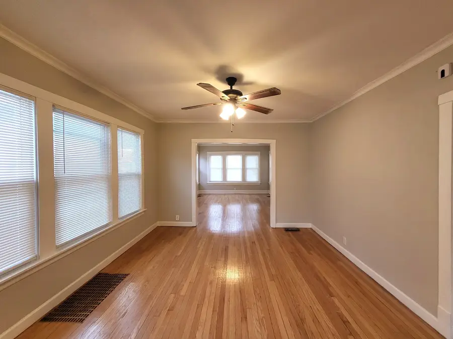 4820 N Kentucky Avenue, Chicago, IL 60630 - #3