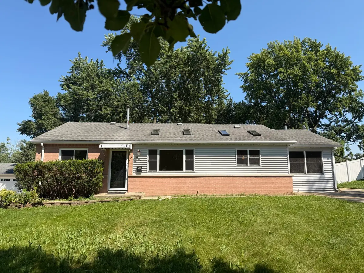 465 Arizona Boulevard, Hoffman Estates, IL 60169 - #1