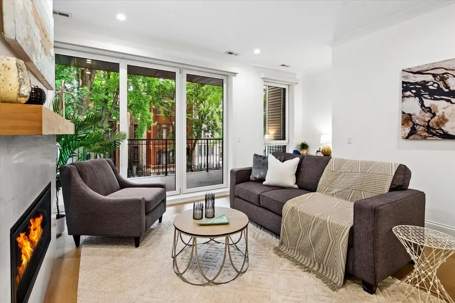 1529 N Hudson Avenue #2, Chicago, IL 60610 - #3