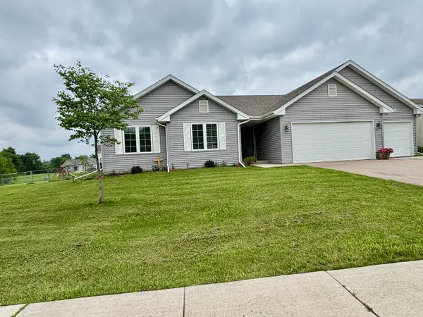 205 Sundance Trail, Capron, IL 61012