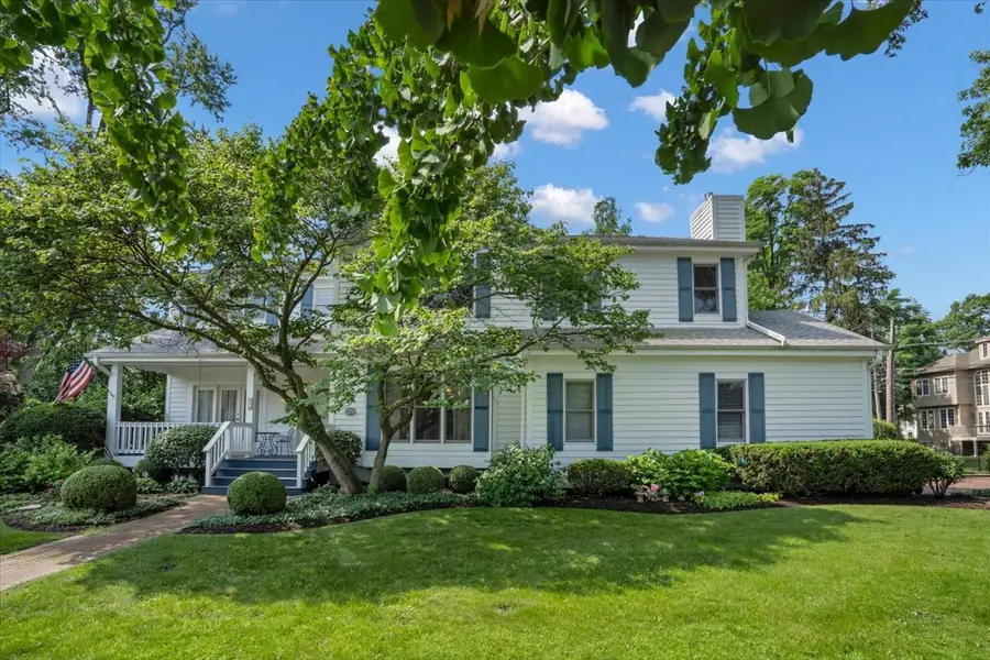 919 Roslyn Road, Glen Ellyn, IL 60137 - #2