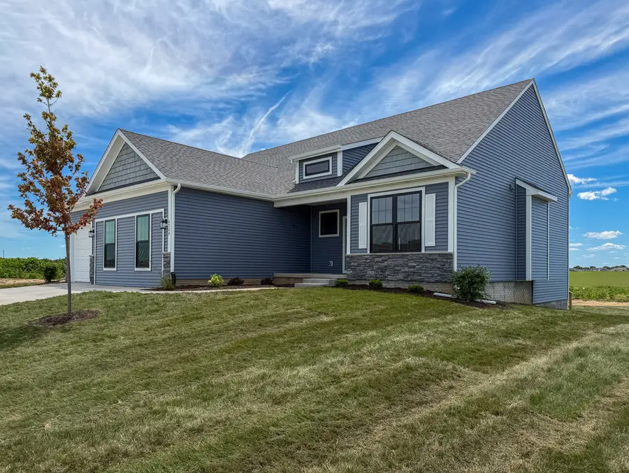 6709 Faiths Way, Bettendorf, IA 52722 - #2