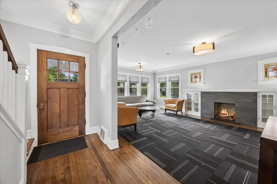 847 N Cuyler Avenue, Oak Park, IL 60302 - #3