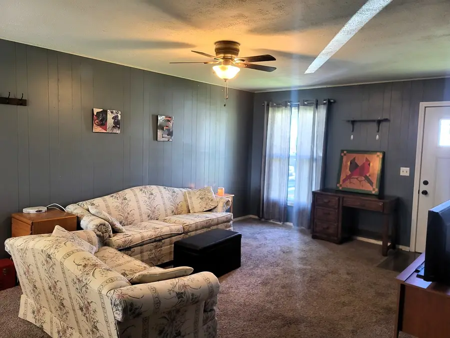 936 Avenue E, Rochelle, IL 61068 - #2