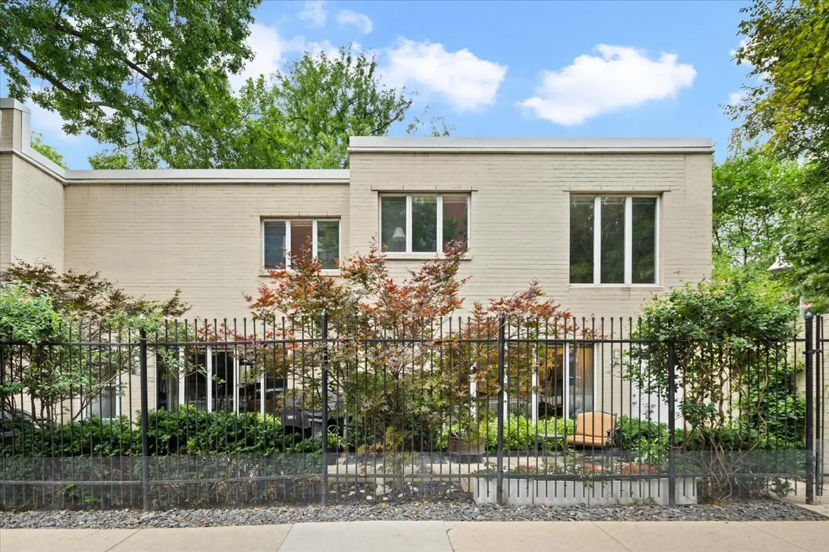 945 S Park Terrace, Chicago, IL 60605 - #1