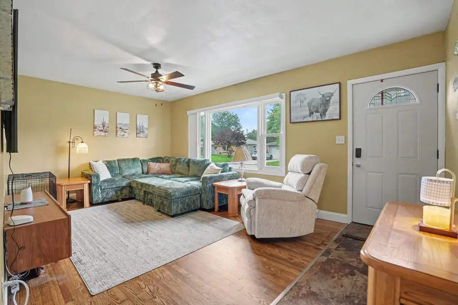 430 27th Avenue, East Moline, IL 61244 - #3