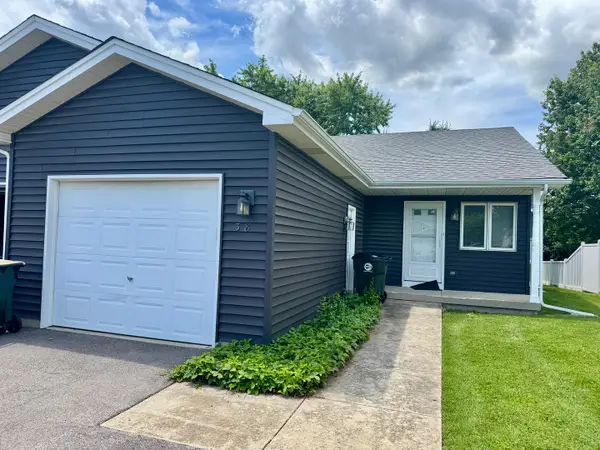 38 Silver Trail, North Aurora, IL 60542