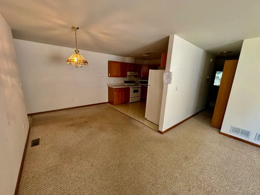 38 Silver Trail, North Aurora, IL 60542 - #3