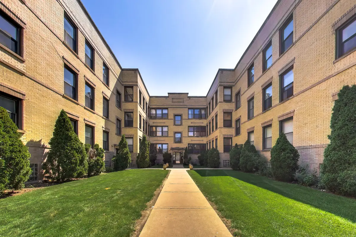 4821 N Kimball Avenue #3, Chicago, IL 60625 - #1