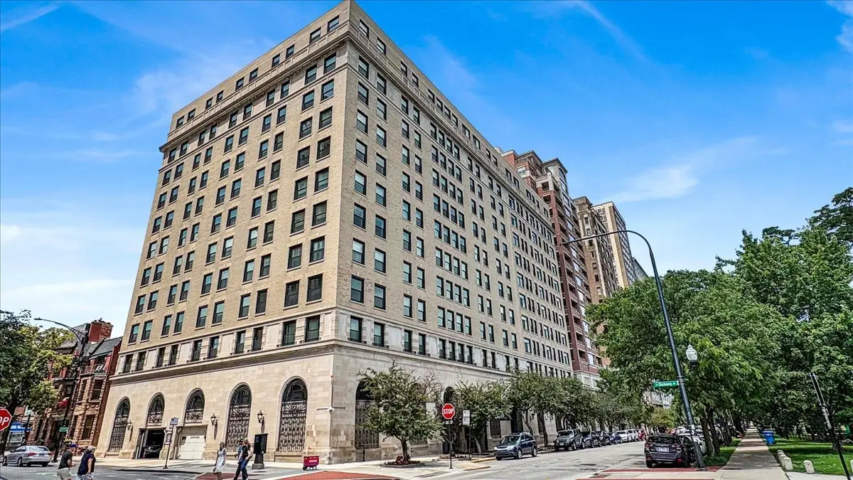 2100 N Lincoln Park West #3FN, Chicago, IL 60614 - #1