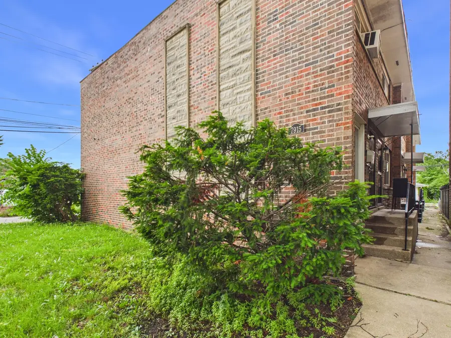 7915 S Saginaw Avenue #F, Chicago, IL 60617 - #2