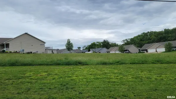604 E 19th Avenue, Coal Valley, IL 61240