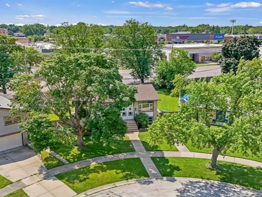 400 Lillian Lane, Des Plaines, IL 60016 - #2
