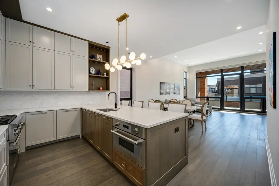 3037 N Lincoln Avenue #PH-03, Chicago, IL 60657 - #3