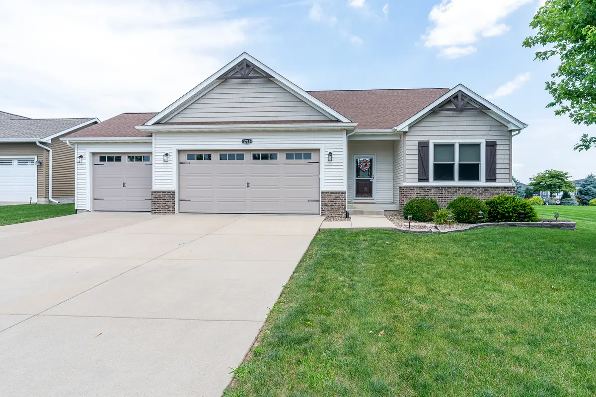 1716 E 58th Street, Davenport, IA 52807 - #1