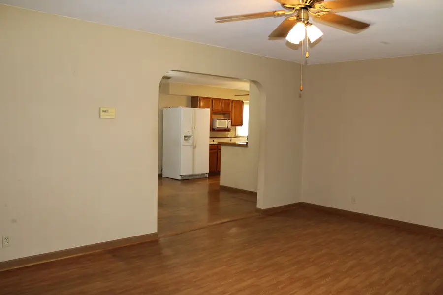 615 N Indiana Avenue, Salem, IL 62881 - #3