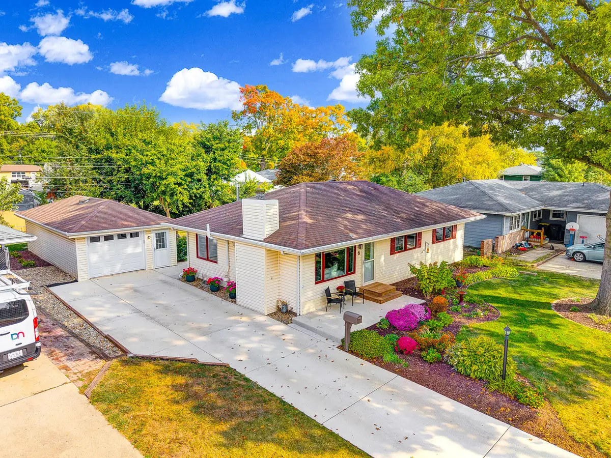 6 Wilmette Drive, Normal, IL 61761 - #1