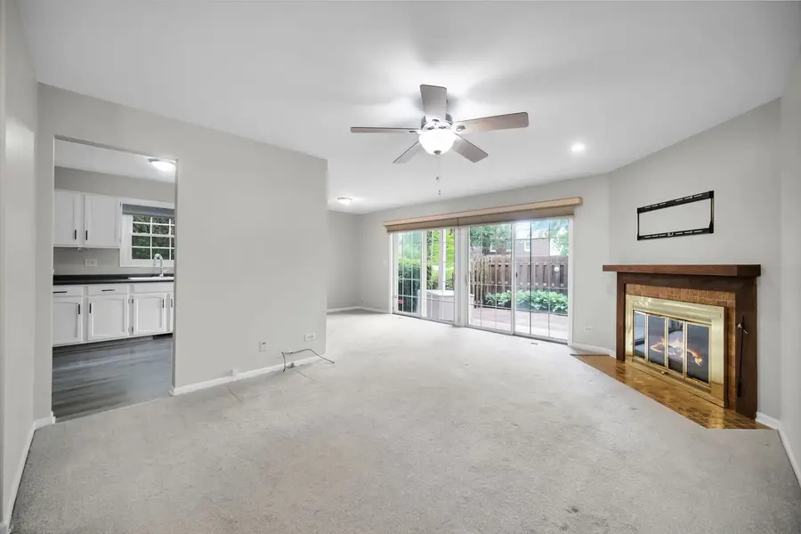 1671 Grosvenor Circle #B, Wheaton, IL 60189 - #3