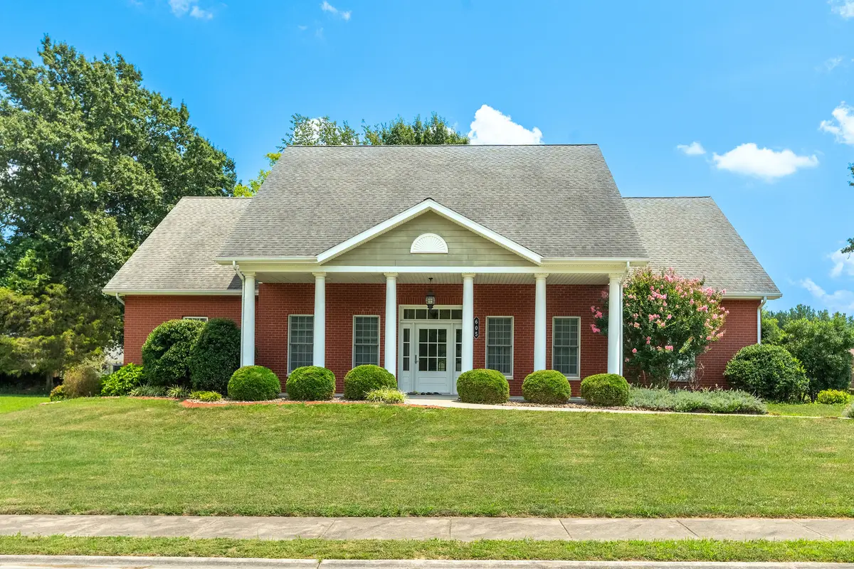 605 Deer Trail, Carbondale, IL 62901 - #1
