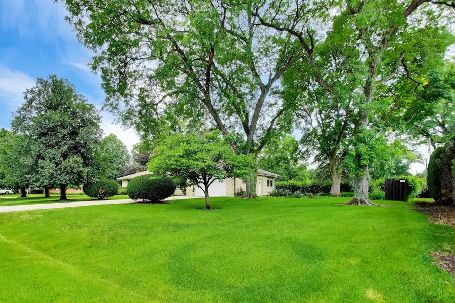 1015 Sherwood Drive, Prospect Heights, IL 60070 - #3