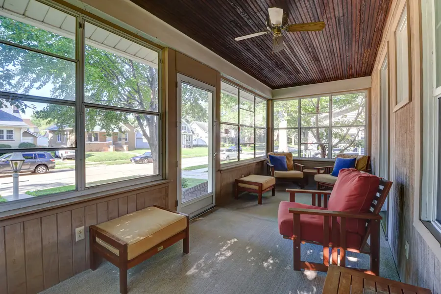 302 W 13th Street, Sterling, IL 61081 - #3