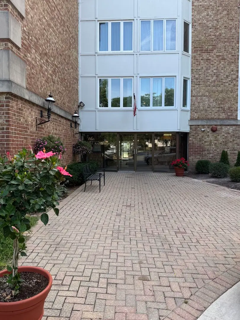 150 Lake Boulevard #107, Buffalo Grove, IL 60089 - #3