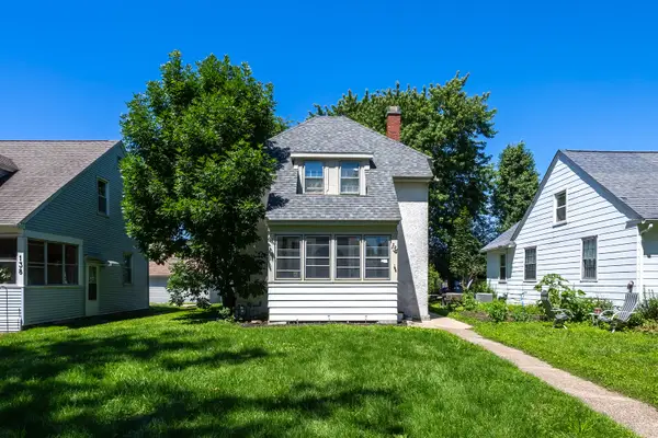 134 S Hazelwood Avenue, Davenport, IA 52802