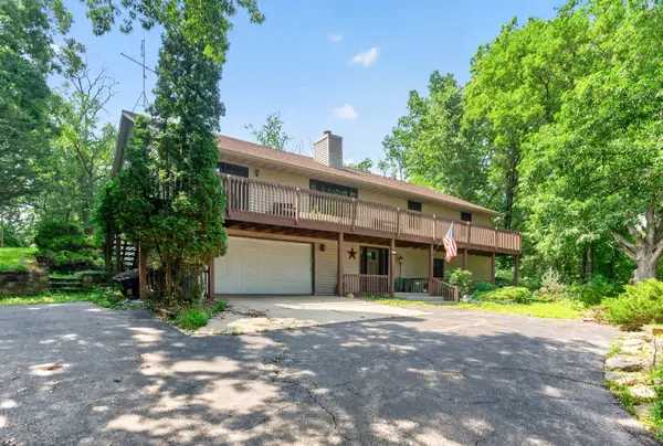 337 N Wild Cherry Drive, Dixon, IL 61021