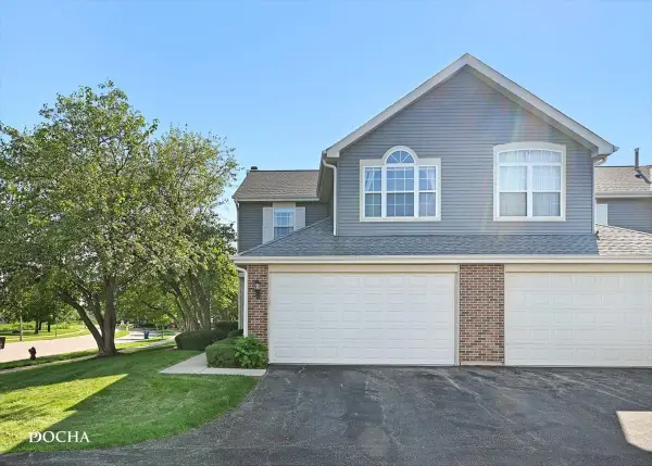 39 S Oakhurst Drive, Aurora, IL 60504