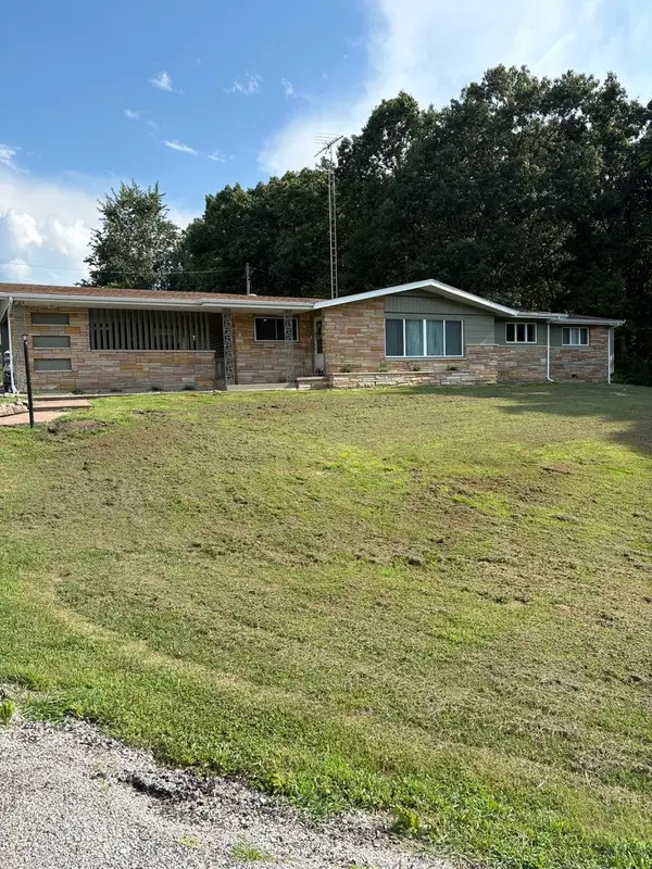 19413 E Illinois Highway 15 Highway, Mt Vernon, IL 62864