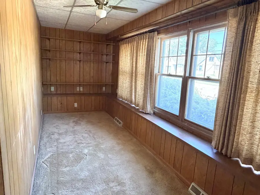 1511 St Vincents Avenue, Lasalle, IL 61301 - #2