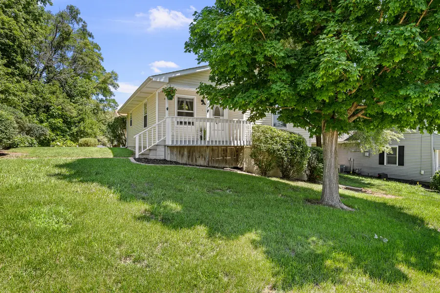 425 Wisconsin Street, Le Claire, IA 52753 - #3