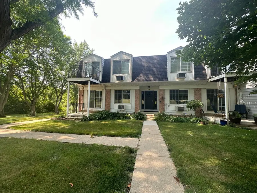 714 Kiwanis Drive #1, Freeport, IL 61032 - #2