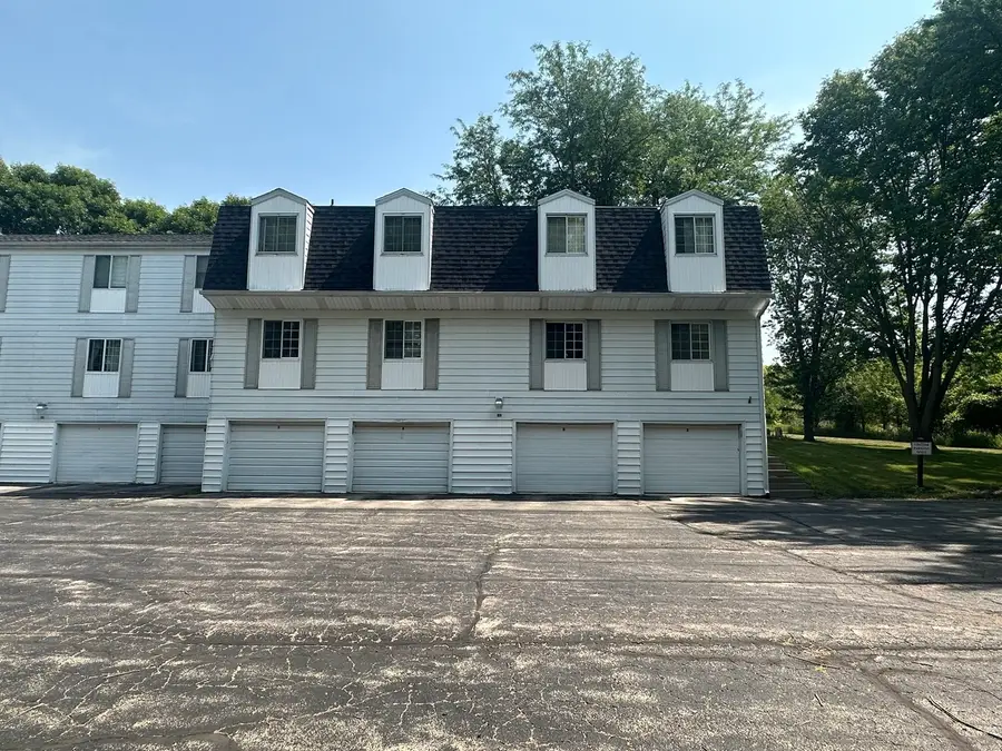714 Kiwanis Drive #1, Freeport, IL 61032 - #3
