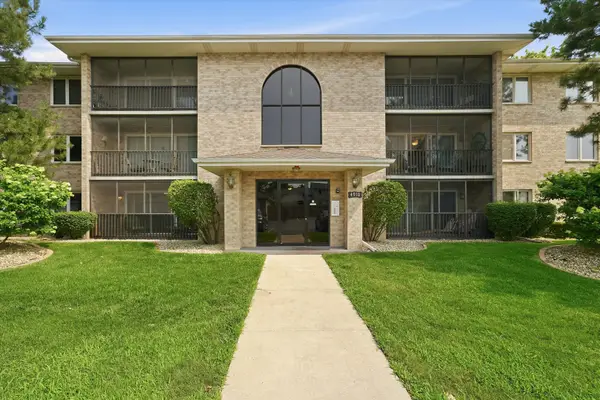 4910 134th Court #101, Crestwood, IL 60418