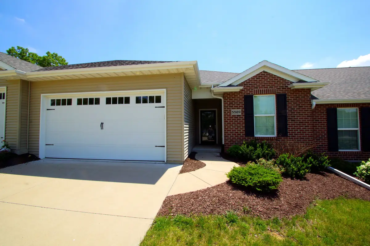 5589 E Creekside Lane, Bettendorf, IA 52722 - #1