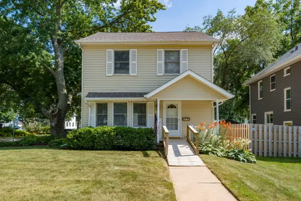 1543 Mississippi Boulevard, Bettendorf, IA 52722