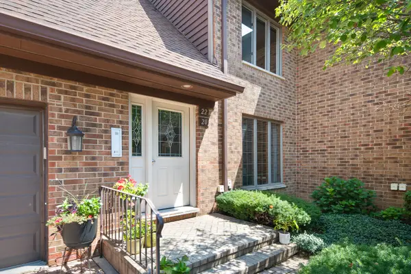 22 Kings Court #22, Westchester, IL 60154