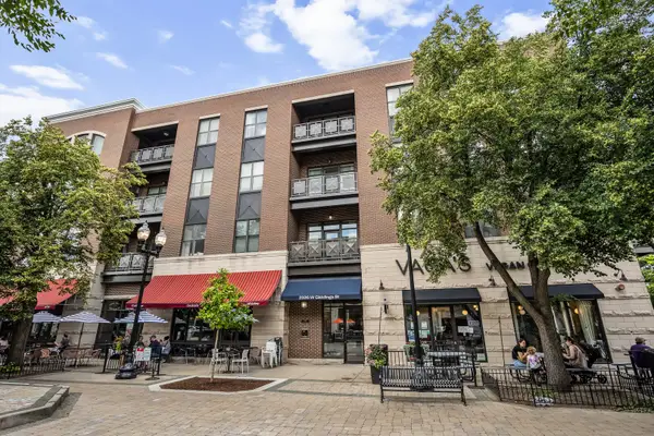 2326 W Giddings Street #302, Chicago, IL 60625