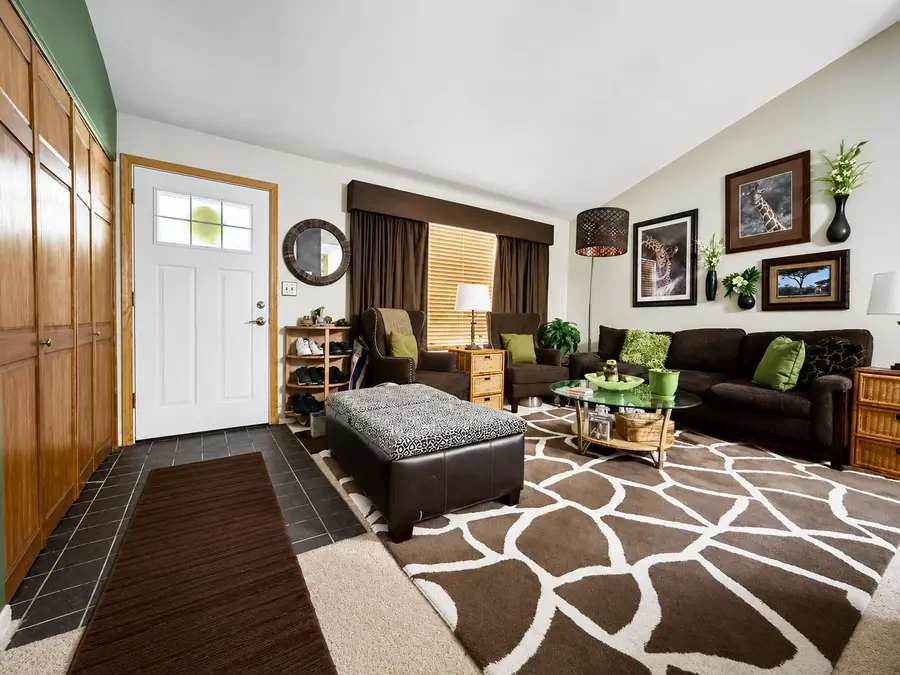 6233 Gold Circle, Hanover Park, IL 60133 - #2