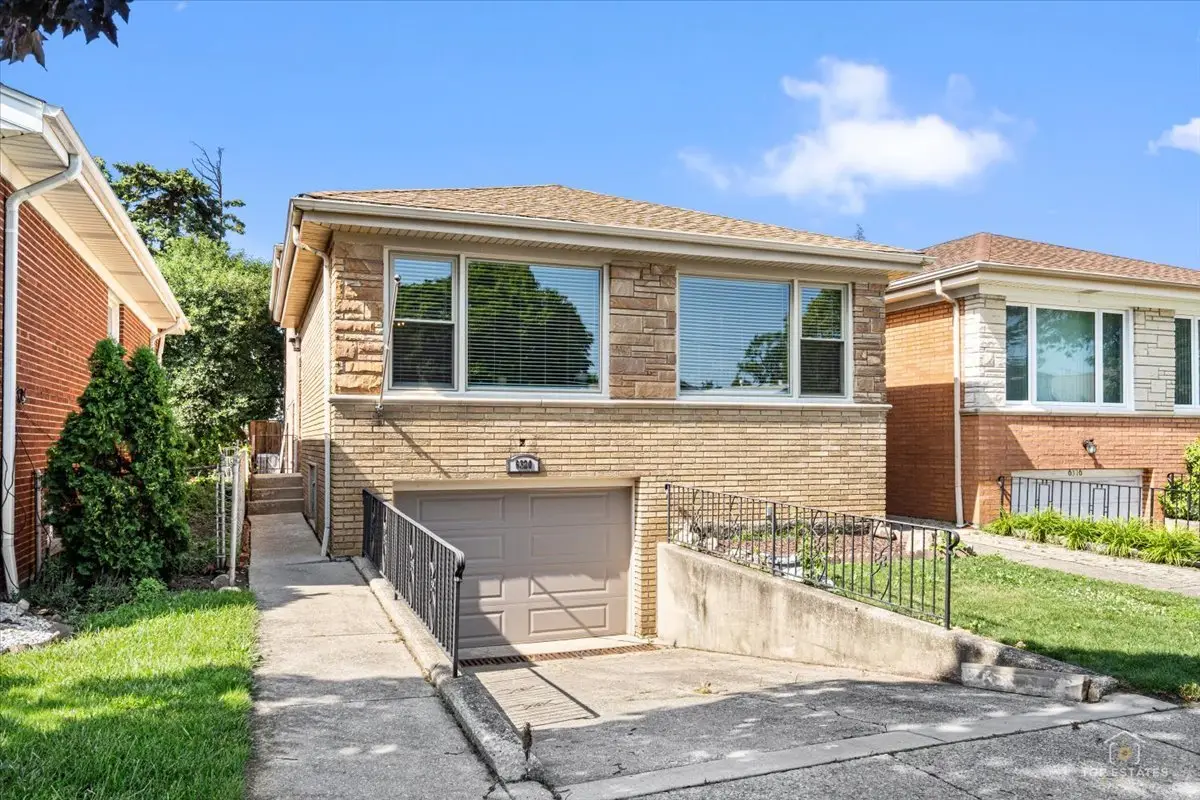 6320 W Lawrence Avenue, Chicago, IL 60630 - #1