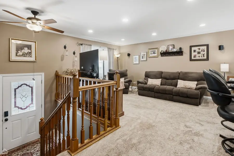 256 Mark Avenue, Glendale Heights, IL 60139 - #3