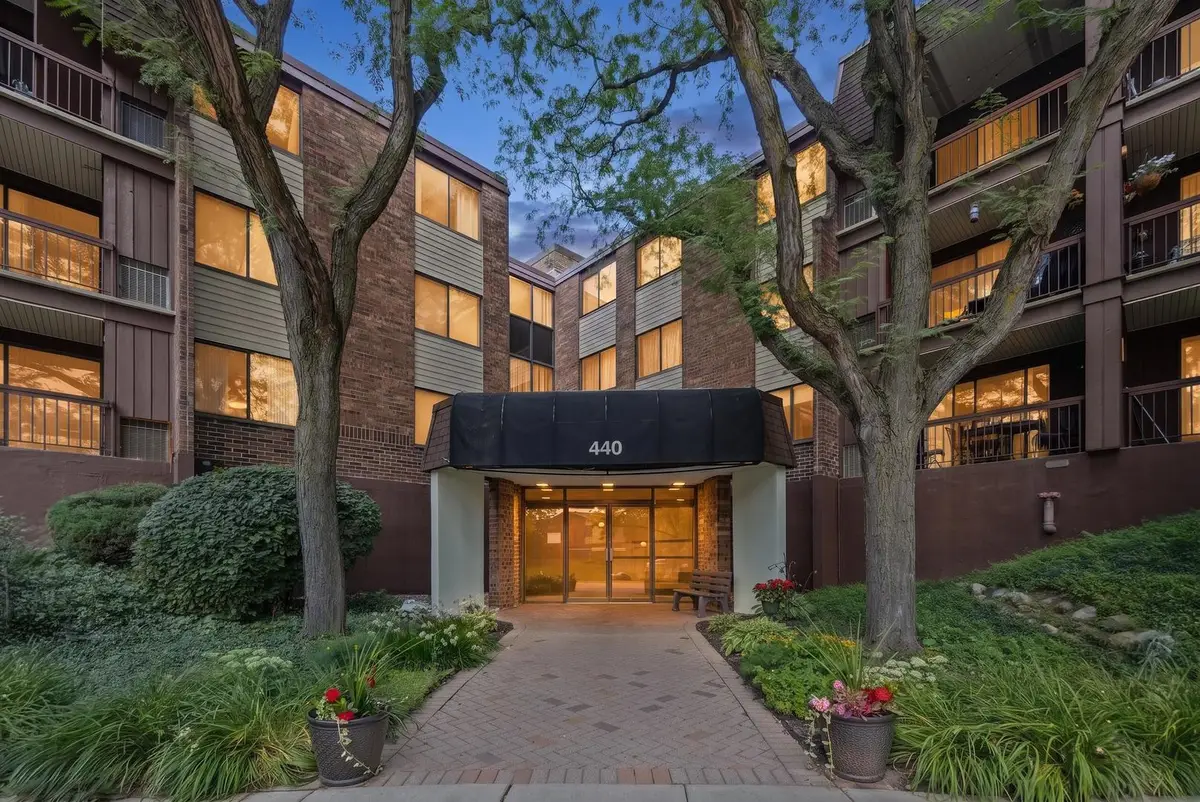 440 Raintree Court #3S, Glen Ellyn, IL 60137 - #1