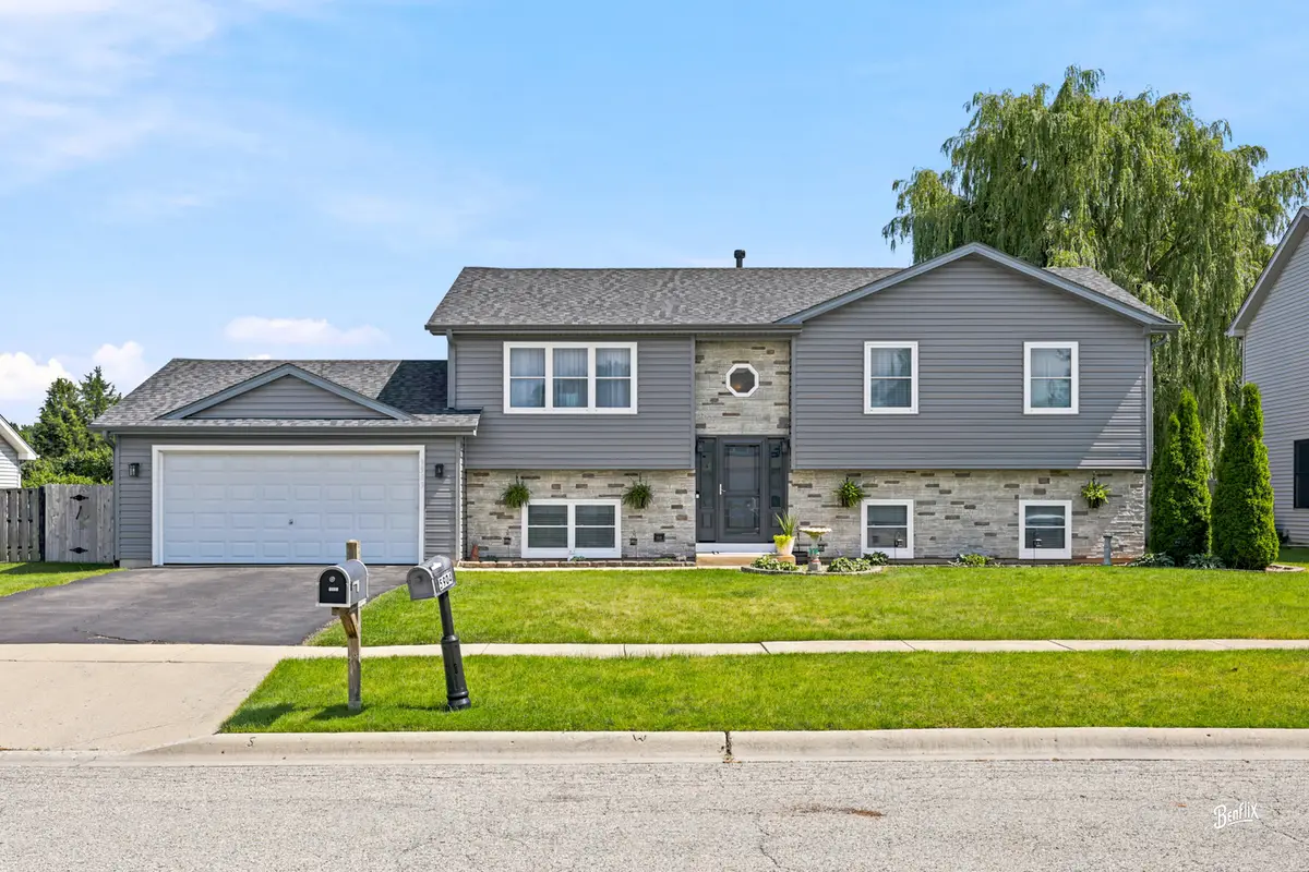 5903 Castlewood Trail, McHenry, IL 60050 - #1